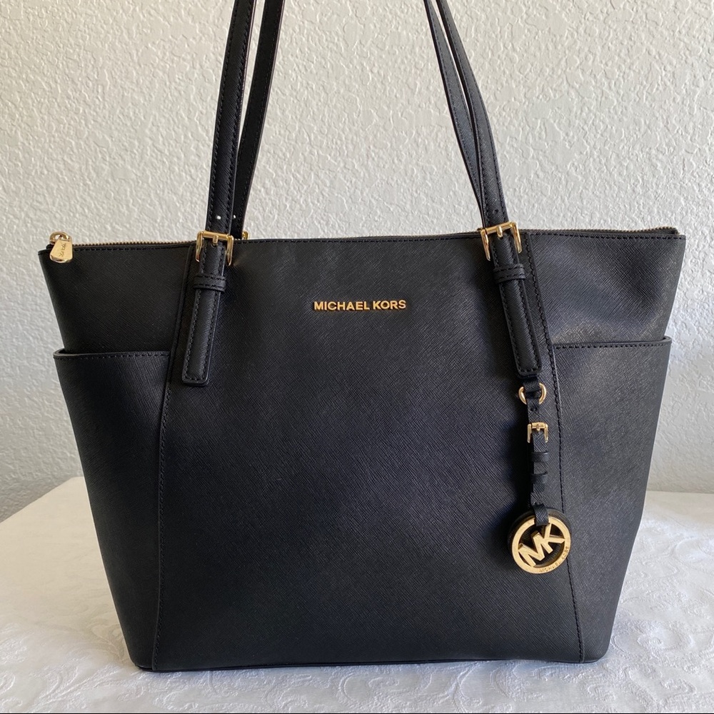 Michael Kors Jet Set Saffiano Leather Tote - Picture 2 of 12